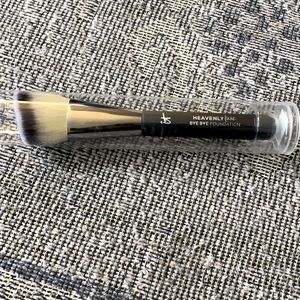 It Cosmetics Heavenly Luxe Foundation Brush